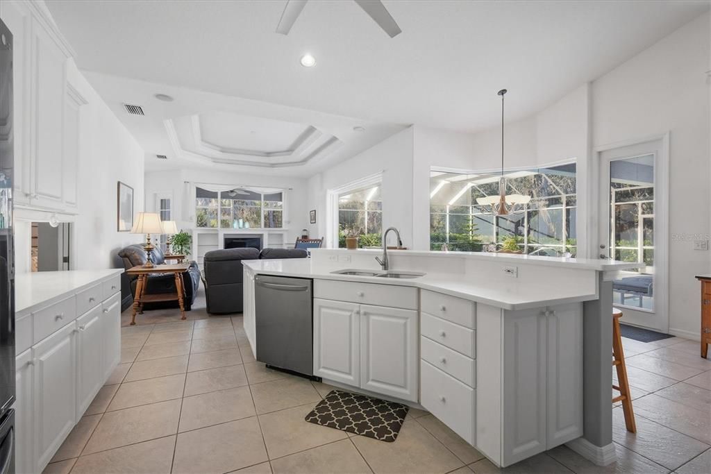 En Venta: $749,900 (4 camas, 3 baños, 3089 Pies cuadrados)