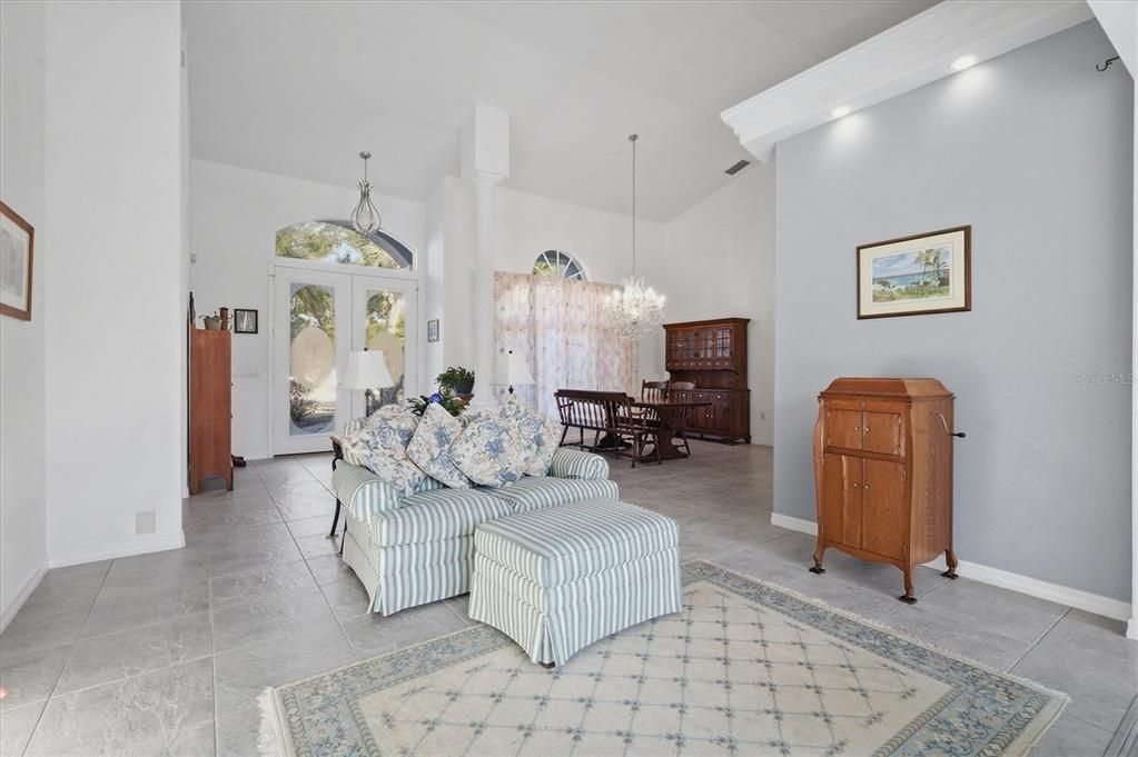 En Venta: $749,900 (4 camas, 3 baños, 3089 Pies cuadrados)