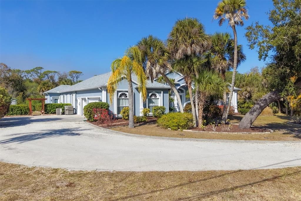 En Venta: $749,900 (4 camas, 3 baños, 3089 Pies cuadrados)