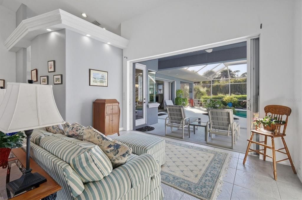 En Venta: $749,900 (4 camas, 3 baños, 3089 Pies cuadrados)