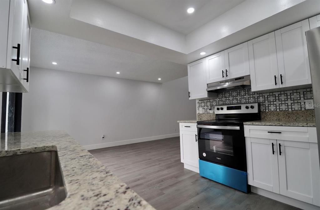 For Sale: $325,000 (3 beds, 2 baths, 1245 Square Feet)