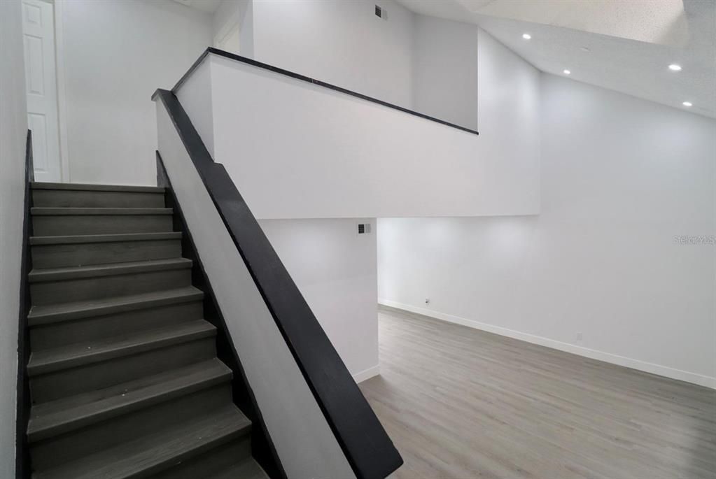 For Sale: $325,000 (3 beds, 2 baths, 1245 Square Feet)