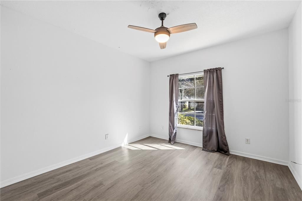 En Venta: $475,000 (4 camas, 2 baños, 1941 Pies cuadrados)