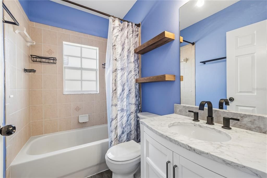 En Venta: $475,000 (4 camas, 2 baños, 1941 Pies cuadrados)