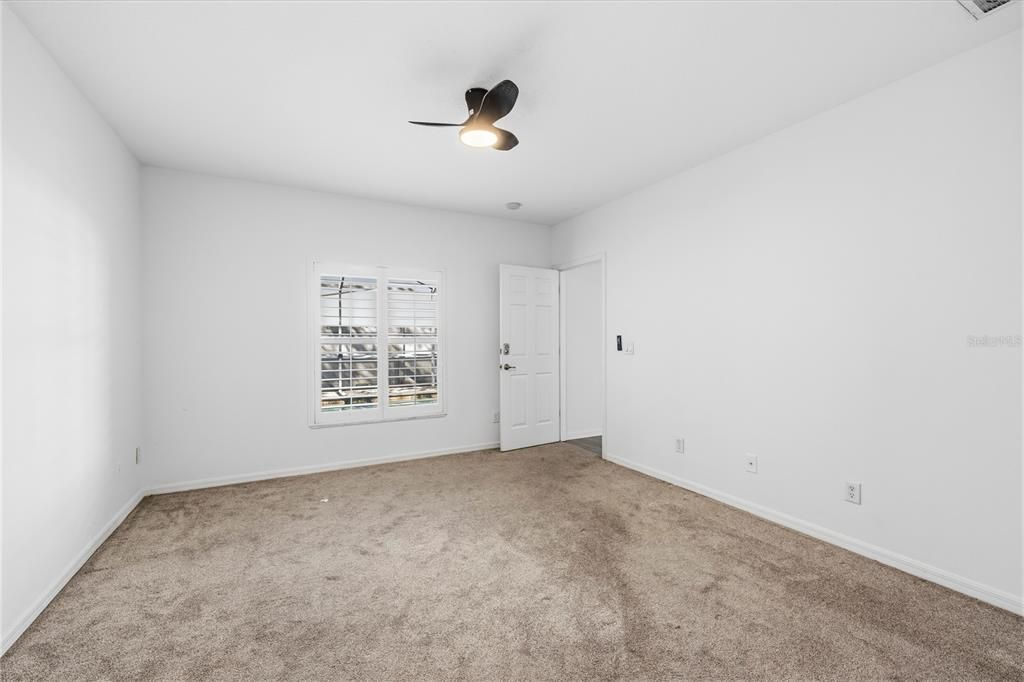 En Venta: $475,000 (4 camas, 2 baños, 1941 Pies cuadrados)