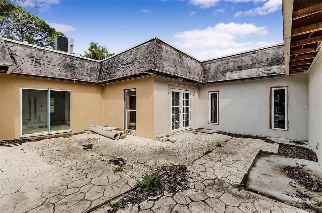 На продажу: $550,000 (7 спален, 6 ванн, 4056 Квадратных фут)