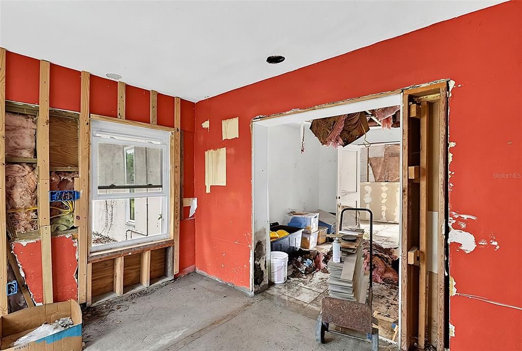 На продажу: $550,000 (7 спален, 6 ванн, 4056 Квадратных фут)