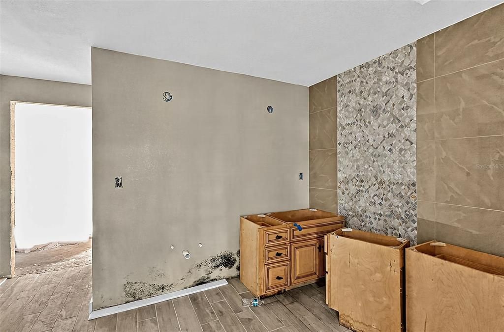 На продажу: $550,000 (7 спален, 6 ванн, 4056 Квадратных фут)