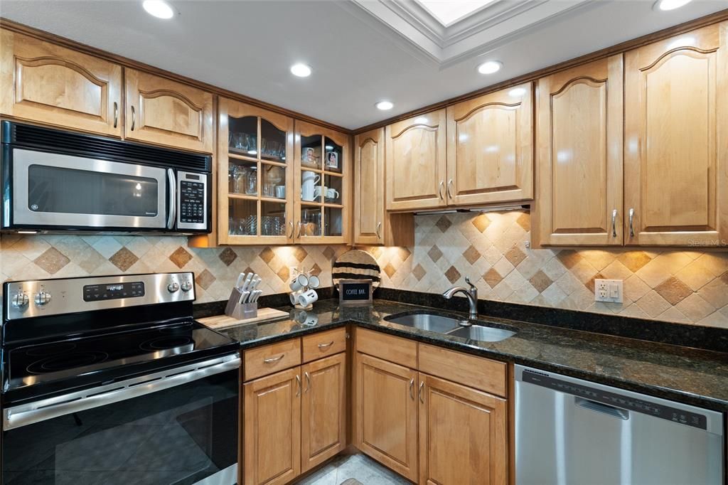 For Sale: $1,395,000 (3 beds, 3 baths, 2800 Square Feet)