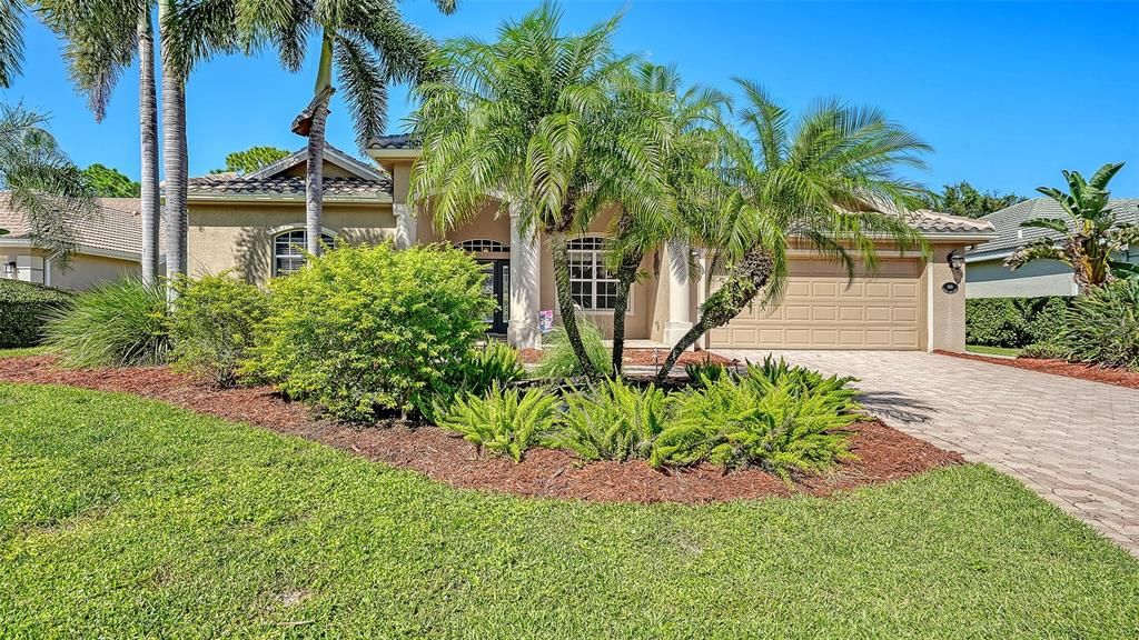 En Venta: $799,000 (4 camas, 3 baños, 2474 Pies cuadrados)
