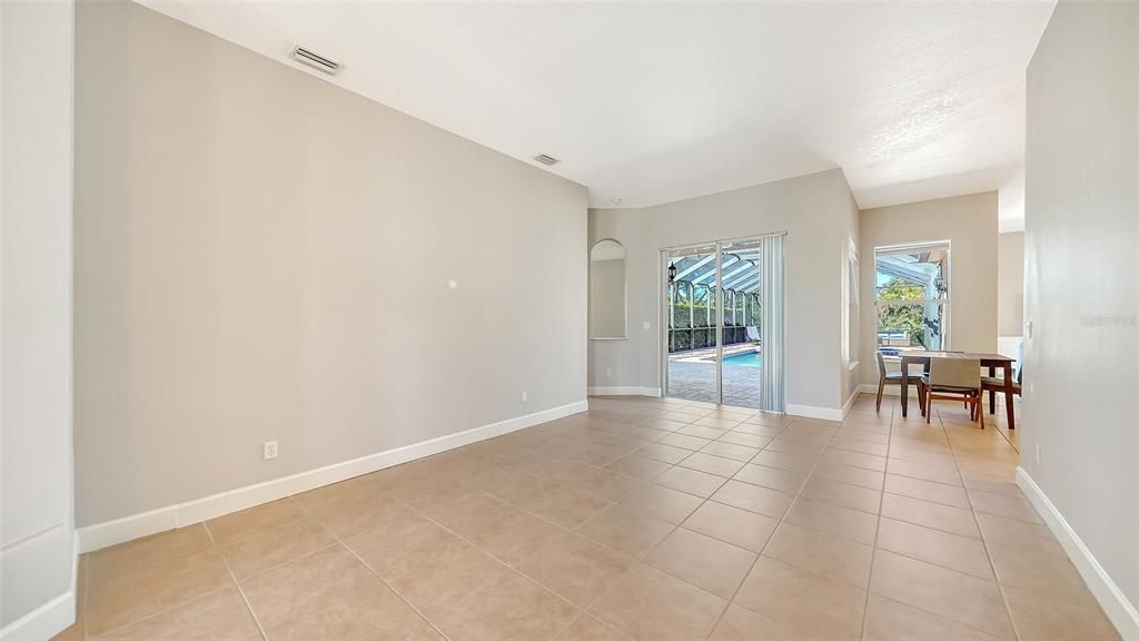 En Venta: $799,000 (4 camas, 3 baños, 2474 Pies cuadrados)