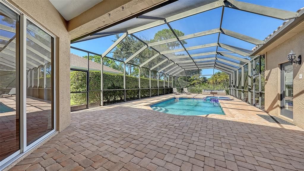 En Venta: $799,000 (4 camas, 3 baños, 2474 Pies cuadrados)