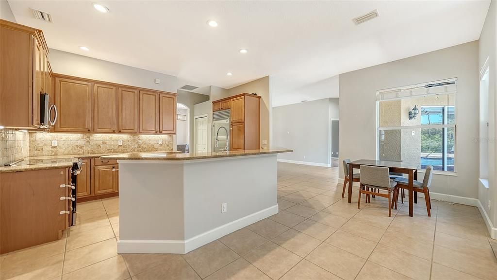 En Venta: $799,000 (4 camas, 3 baños, 2474 Pies cuadrados)