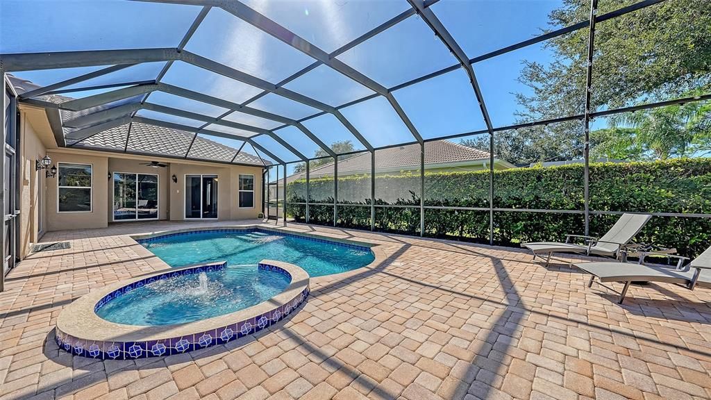 En Venta: $799,000 (4 camas, 3 baños, 2474 Pies cuadrados)