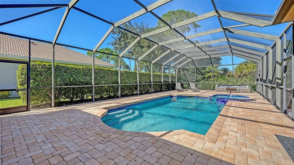 En Venta: $799,000 (4 camas, 3 baños, 2474 Pies cuadrados)