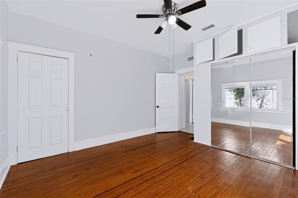 En Venta: $715,000 (6 camas, 0 baños, 1820 Pies cuadrados)