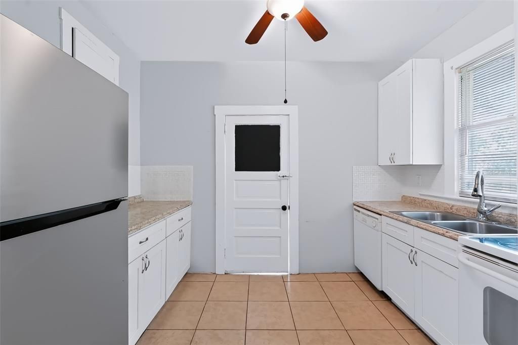 En Venta: $715,000 (6 camas, 0 baños, 1820 Pies cuadrados)