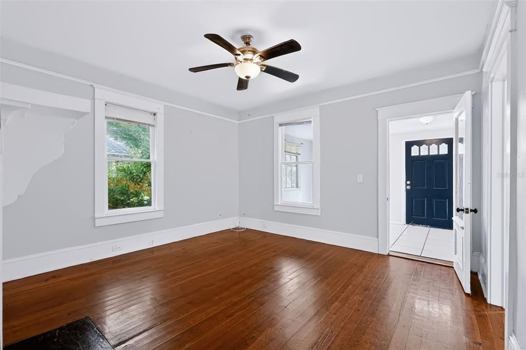 En Venta: $715,000 (6 camas, 0 baños, 1820 Pies cuadrados)