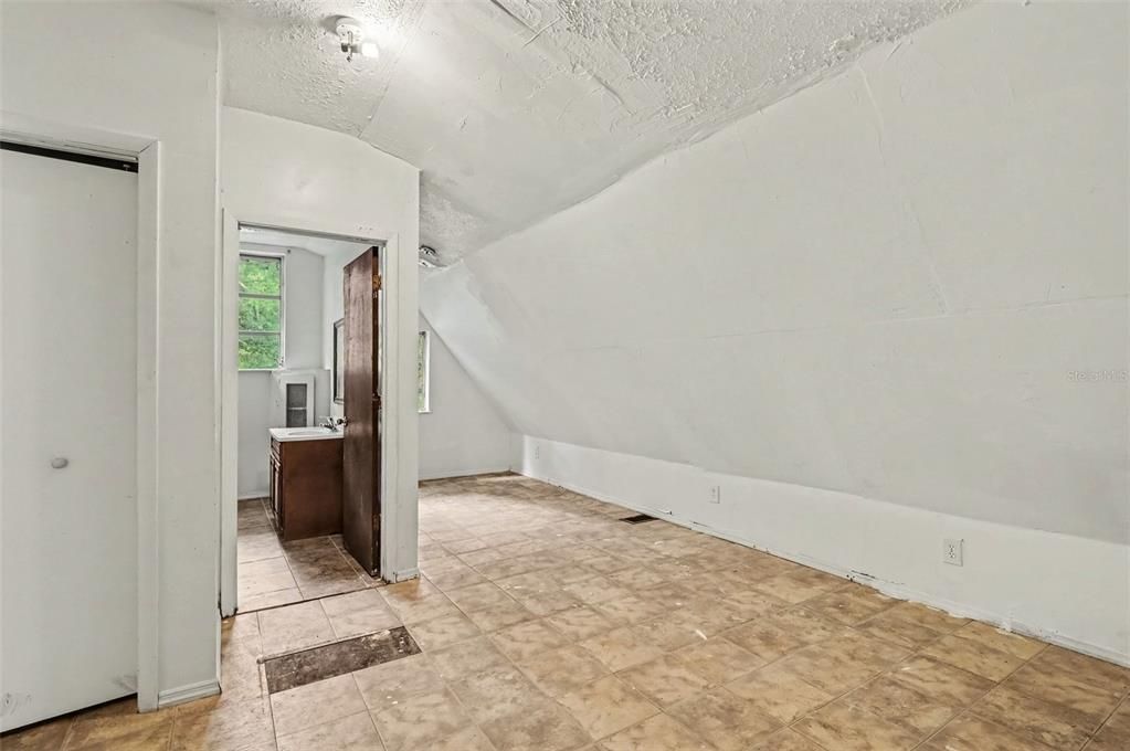 En Venta: $190,000 (3 camas, 3 baños, 1858 Pies cuadrados)