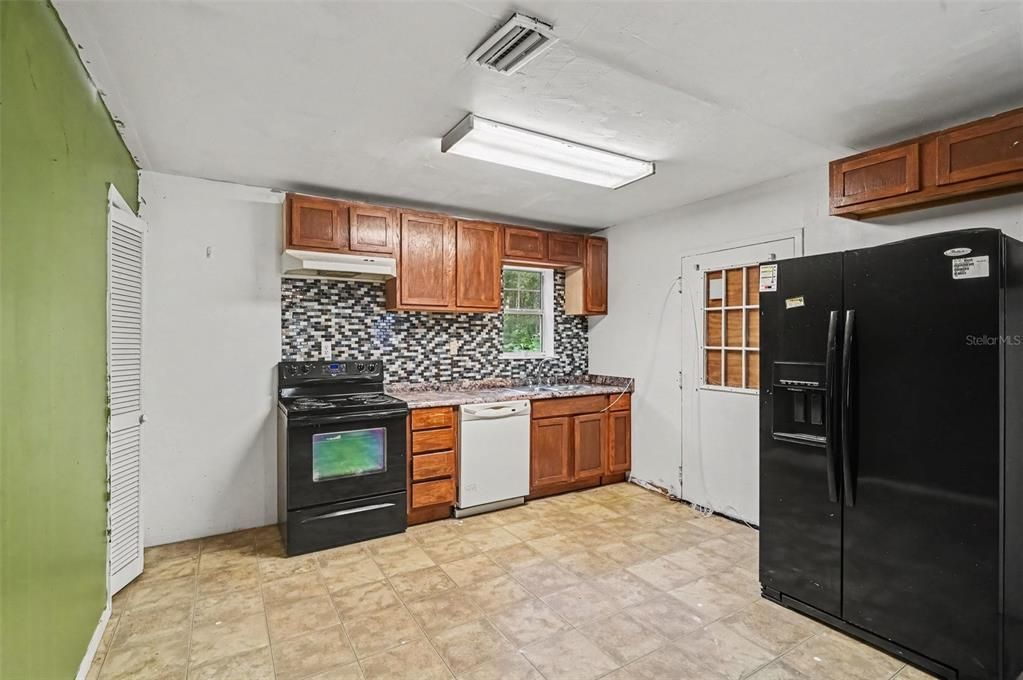 En Venta: $190,000 (3 camas, 3 baños, 1858 Pies cuadrados)