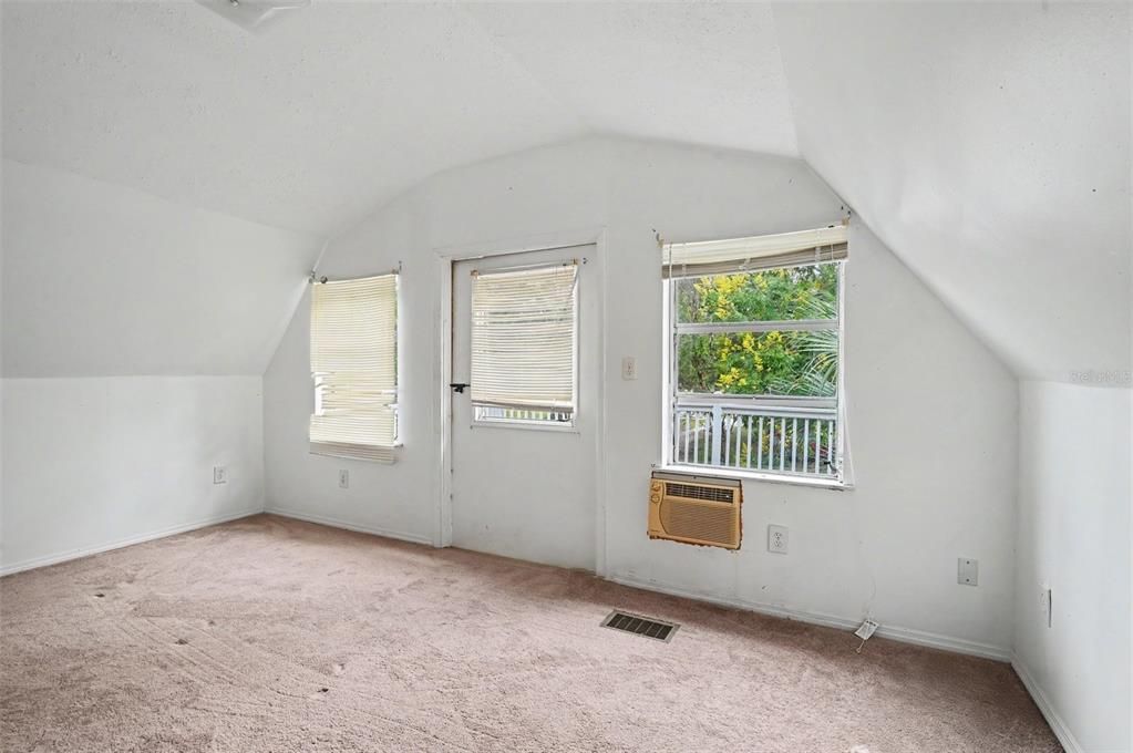 En Venta: $190,000 (3 camas, 3 baños, 1858 Pies cuadrados)