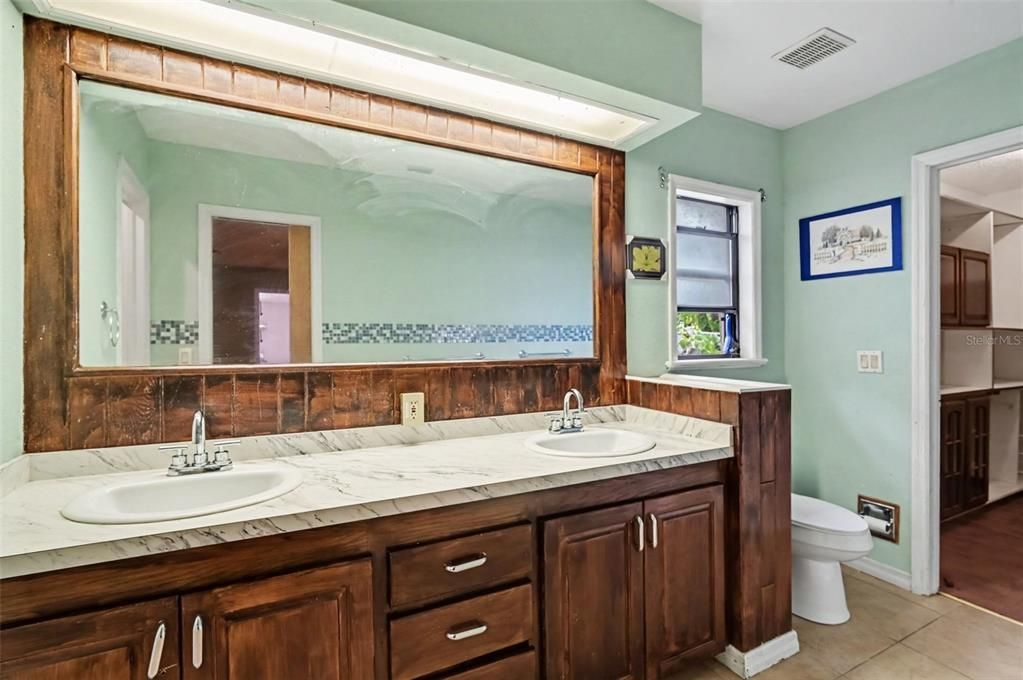 En Venta: $190,000 (3 camas, 3 baños, 1858 Pies cuadrados)