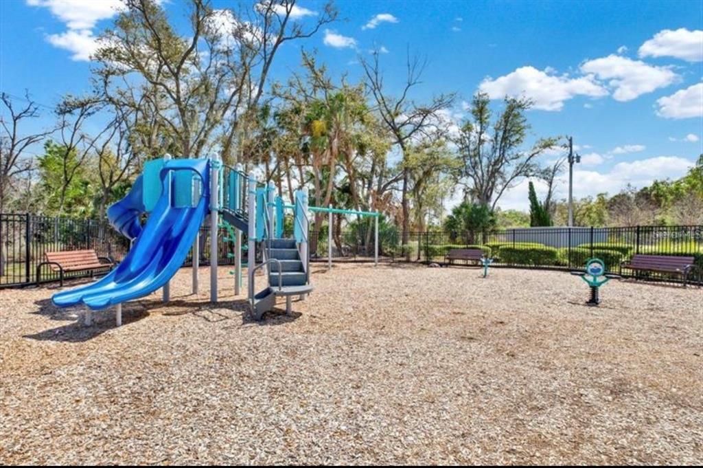 En Venta: $499,900 (4 camas, 2 baños, 2879 Pies cuadrados)