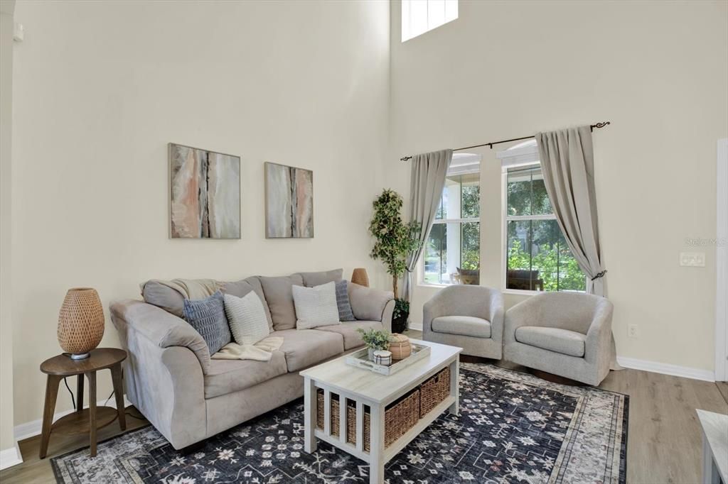 En Venta: $499,900 (4 camas, 2 baños, 2879 Pies cuadrados)