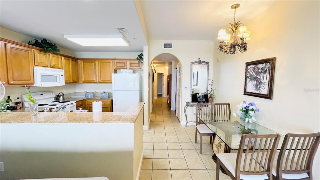 For Sale: $252,000 (1 beds, 2 baths, 798 Square Feet)