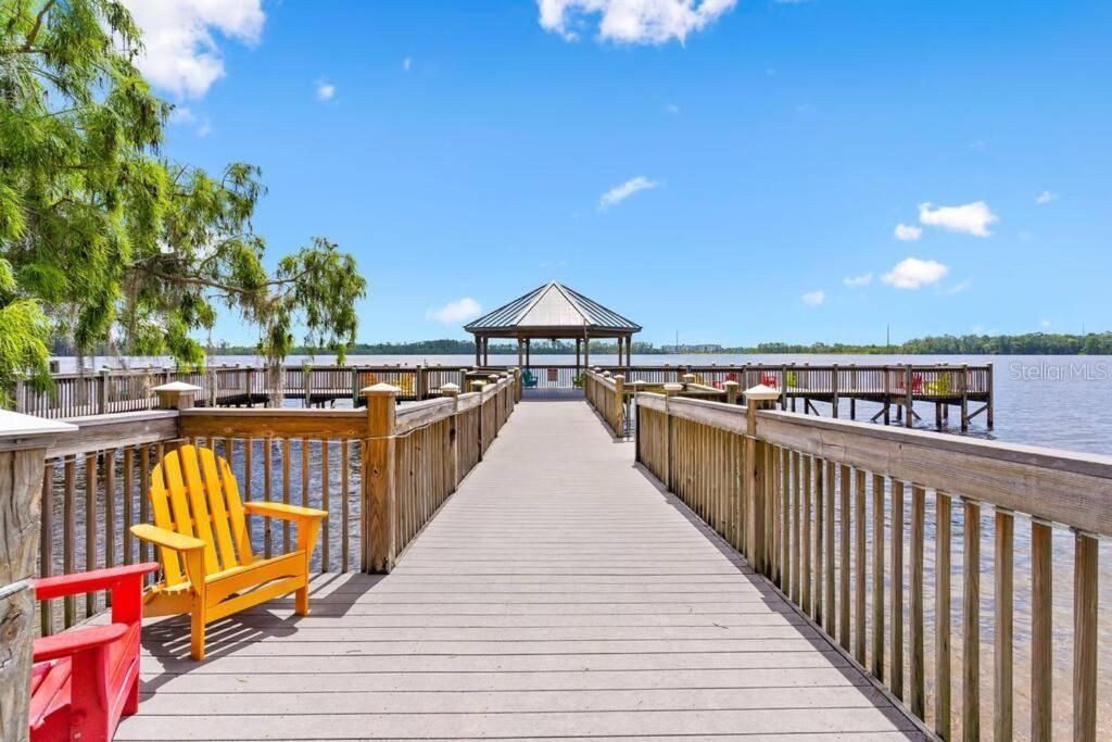 For Sale: $252,000 (1 beds, 2 baths, 798 Square Feet)
