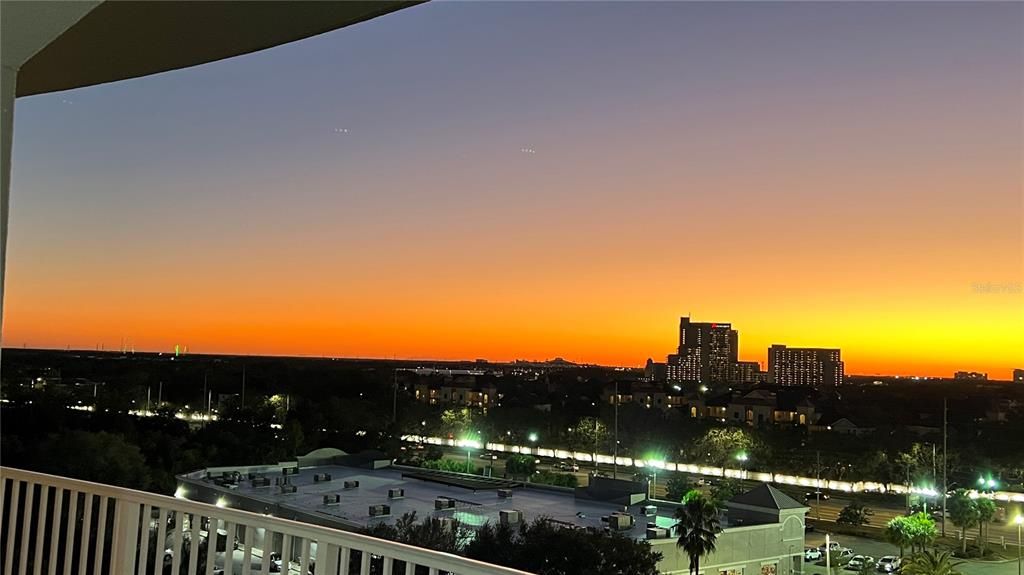 For Sale: $252,000 (1 beds, 2 baths, 798 Square Feet)