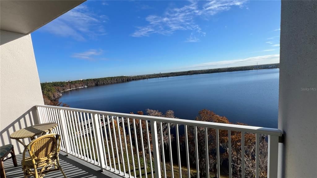For Sale: $252,000 (1 beds, 2 baths, 798 Square Feet)