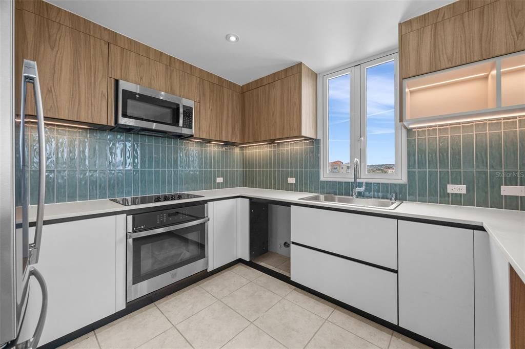 На продажу: $820,000 (2 спален, 2 ванн, 1769 Квадратных фут)