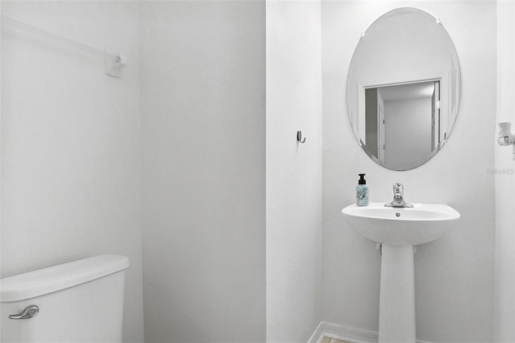 На продажу: $365,000 (3 спален, 2 ванн, 1702 Квадратных фут)