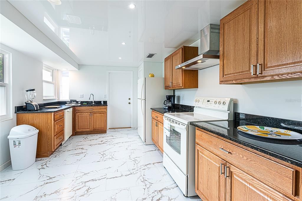 For Rent: $2,345 (3 beds, 2 baths, 1200 Square Feet)