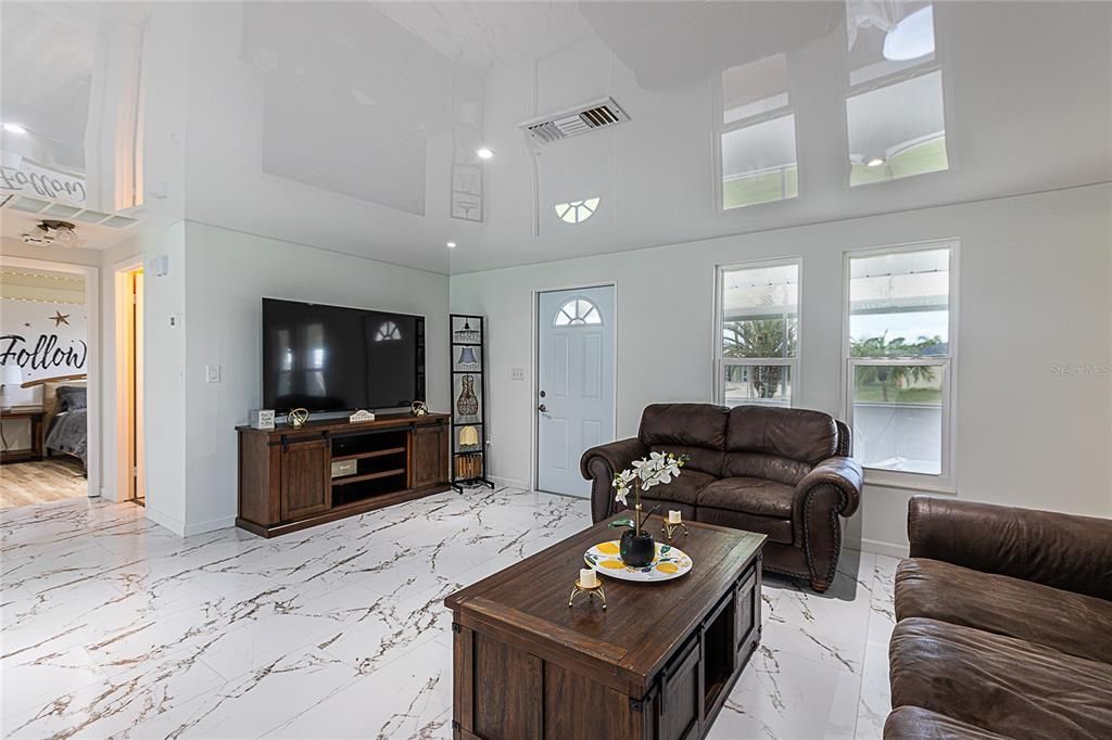 For Rent: $2,345 (3 beds, 2 baths, 1200 Square Feet)