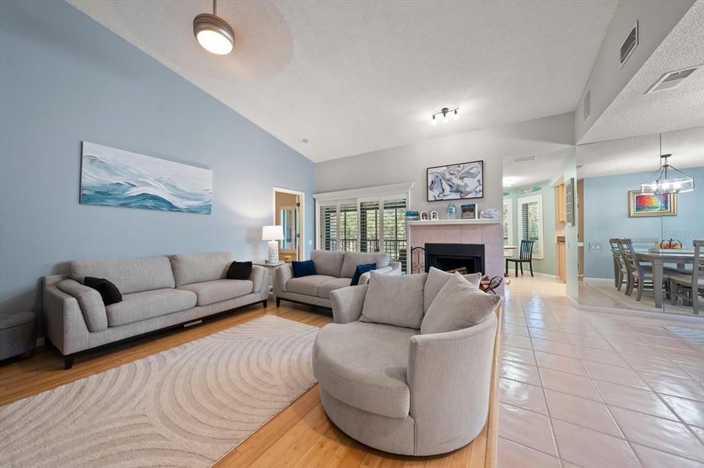 For Sale: $355,000 (3 beds, 2 baths, 1485 Square Feet)