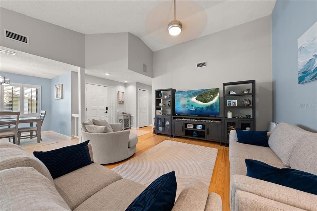 For Sale: $355,000 (3 beds, 2 baths, 1485 Square Feet)