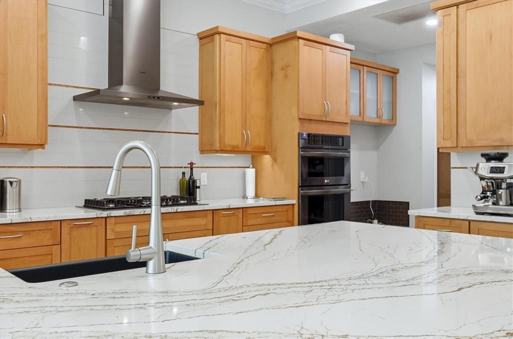 For Sale: $875,000 (3 beds, 2 baths, 2520 Square Feet)
