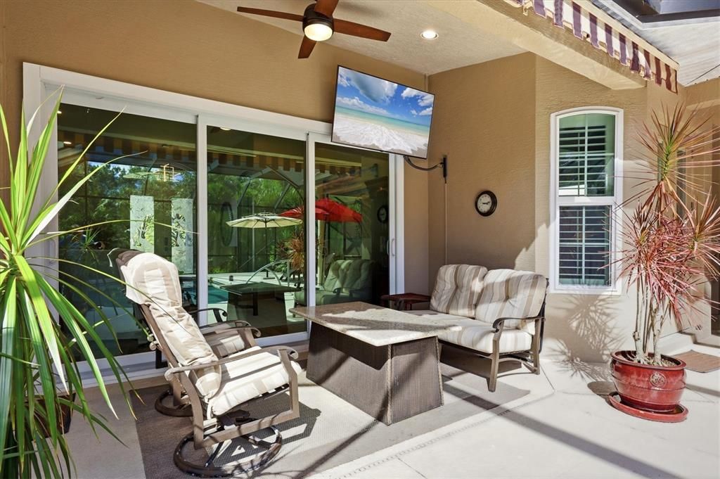 For Sale: $875,000 (3 beds, 2 baths, 2520 Square Feet)