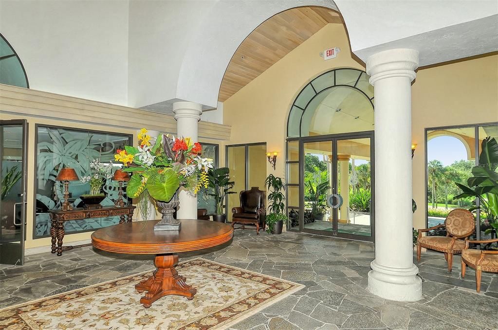 En Venta: $829,000 (3 camas, 3 baños, 3217 Pies cuadrados)