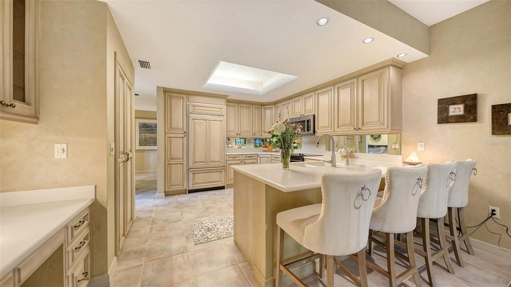 En Venta: $829,000 (3 camas, 3 baños, 3217 Pies cuadrados)
