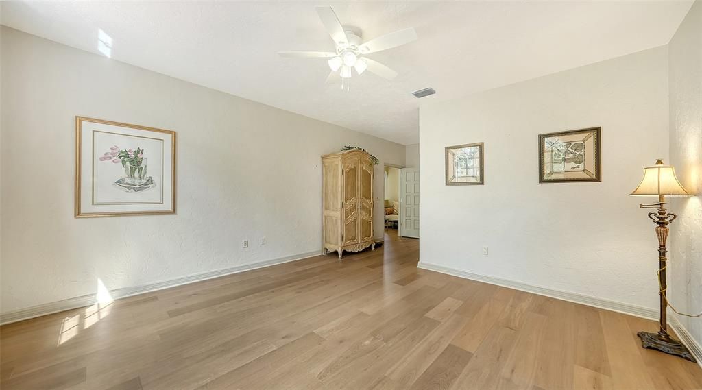 En Venta: $829,000 (3 camas, 3 baños, 3217 Pies cuadrados)