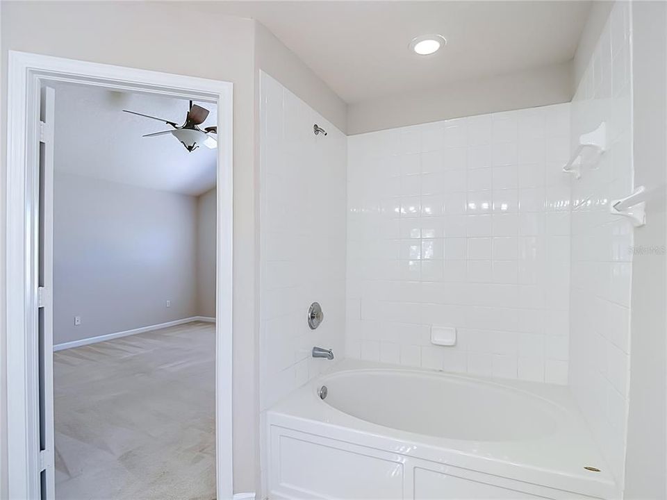 For Rent: $2,300 (3 beds, 2 baths, 1790 Square Feet)