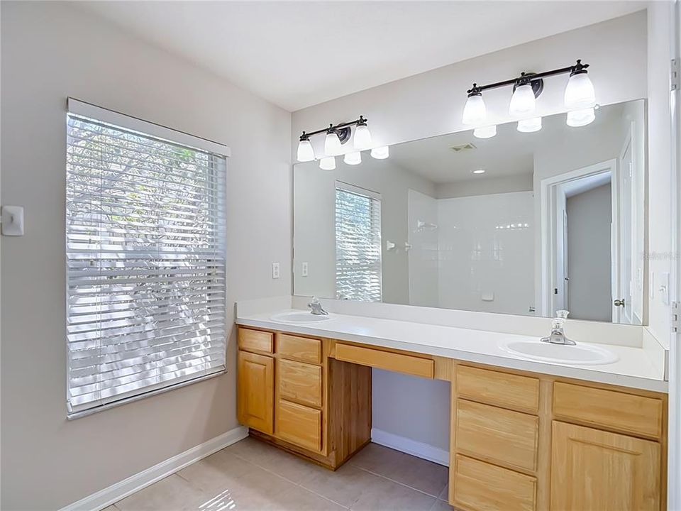 For Rent: $2,300 (3 beds, 2 baths, 1790 Square Feet)