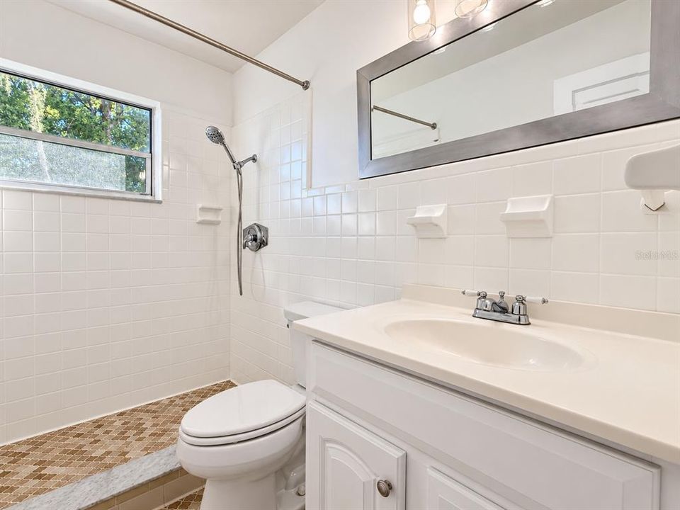 В аренду: $1,995 (3 спален, 2 ванн, 1627 Квадратных фут)