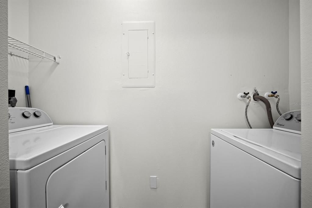 For Sale: $160,000 (2 beds, 1 baths, 752 Square Feet)