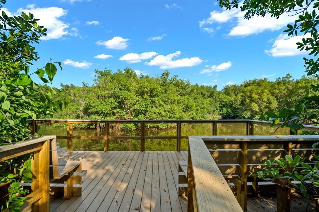 For Sale: $160,000 (2 beds, 1 baths, 752 Square Feet)