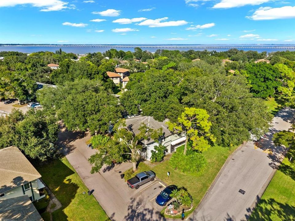 For Sale: $160,000 (2 beds, 1 baths, 752 Square Feet)