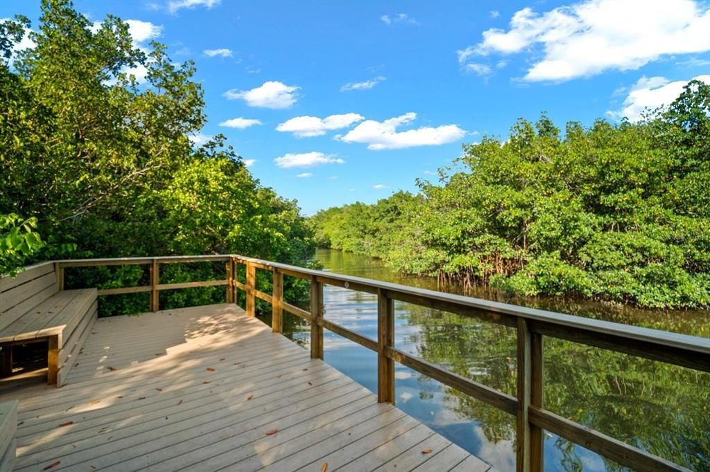 For Sale: $160,000 (2 beds, 1 baths, 752 Square Feet)